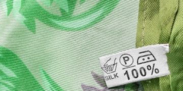 Nuevas Leyes de Etiquetado de Ropa en España: Impacto y Guía 2025 - Cover Image