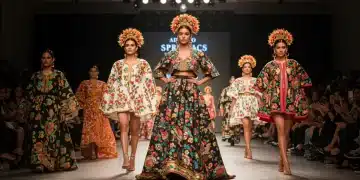 Modelos desfilando creaciones de diseñadores mexicanos en una pasarela global, primavera 2026.